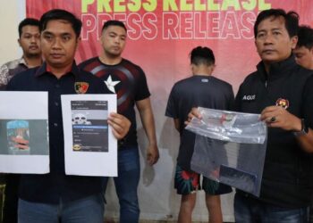 Tim Resmob On the Road Polresta Manado menangkap pelaku Pornografi / porno aksi di IT Centre Manado Kecamatan Wenang