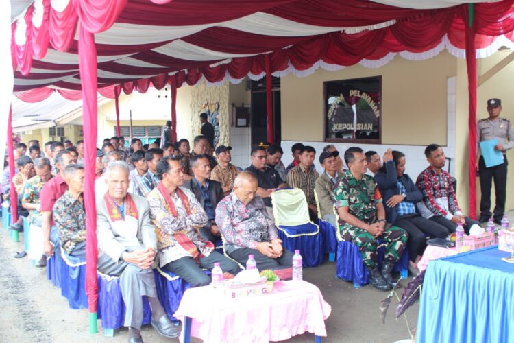 Polres Toba menggelar kegiatan Cooling System bertempat di Kantor Desa Ompu Raja Hutapea Kecamatan Laguboti Kabupaten Toba Provinsi Sumatera Utara, Jumat (01/09/2023).