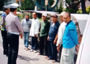 SOSIALISASI: Personel Sat Lantas Polresta Deliserdang mensosialisasilan Ops Zebra Toba 2023 yang berlangsung pada tanggal 14-17 September 2023, Minggu (3/9/2023). (Foto Dok/ Polresta DS)