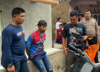 Diringkus : Seorang pria, terduga pengedar sabu-sabu di Medan Labuhan diringkus petugas Polres Pelabuhan Belawan, Senin (4/9/2023).(Foto Dok/Polres Belawan)