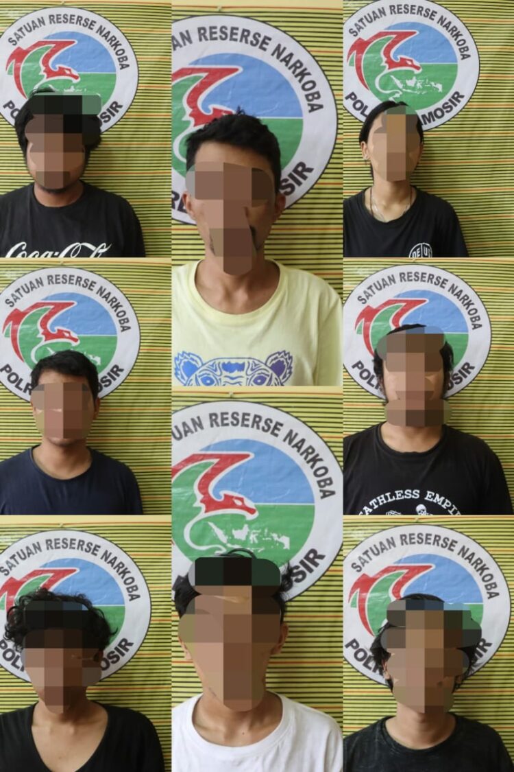 Sebanyak 11 orang laki-laki dewasa dan satu orang wanita dewasa Usai berpesta narkoba jenis ganja disergap Polres Samosir