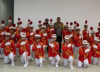 Kapolresta Manado, Kombes Pol Julianto Sirait, memberikan dukungan dan semangat langsung kepada para peserta Polisi Cilik dalam acara yang digelar di Grand Kawanua, Kota Manado, pada hari Kamis (14/9/2023).