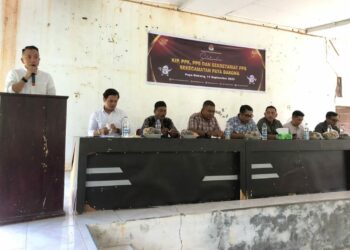 Komisi Independen Pemilihan (KIP) Aceh Utara, silaturahmi dengan Panitia Pemilihan Kecamatan (PPK), Panitia Pemungutan Suara (PPS) dan Sekretariat PPS Sekecamatan Paya Bakong, bertempat di Balai Desa Kecamatan setempat, Kabupaten Aceh Utara, Jum'at 15 September, 2023.