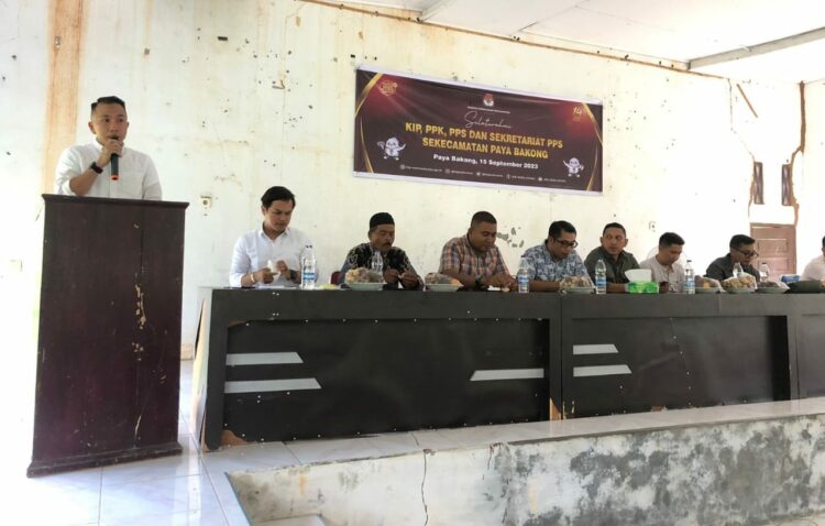 Komisi Independen Pemilihan (KIP) Aceh Utara, silaturahmi dengan Panitia Pemilihan Kecamatan (PPK), Panitia Pemungutan Suara (PPS) dan Sekretariat PPS Sekecamatan Paya Bakong, bertempat di Balai Desa Kecamatan setempat, Kabupaten Aceh Utara, Jum'at 15 September, 2023.
