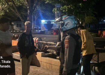 Personil rayon Samapta Polresta Manado kembali melaksanakan patroli di seputaran wilayah hukum Polresta Manado dengan tujuan mengendalikan situasi yang rawan aksi tawuran akibat pengaruh minuman keras (Miras).