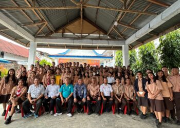 SMA Negeri 3 Pematang siantar yang beralamat di jalan Pane melakukan sosialisasi dan Penyuluhan Bahaya Penyalahgunaan Narkoba bersama KPKM-RI dan BNNK kota Pematang Siantar terhadap siswa siswa Jumat (22/09/2023) Pukul 10:00 Wib.