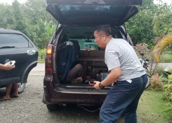 Salah satu warga Desa Simaeasi, Kecamatan Mandrehe, Kabupaten Nias Barat inisial HW di tangkap di rumahnya oleh polres nias di duga pengedar narkoba, pada hari jumat 22 september 2023 sore hari.