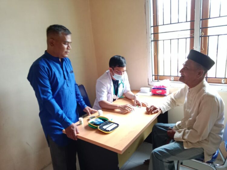 Lembaga Swadaya Masyarakat Jaringan Aspirasi Rakyat Aceh Gelar Pelayanan Kesehatan tahun 2023 di Gampong Blang Leuen Kecamatan Simpang Tiga Kabupaten Pidie, kegiatan ini juga kolaborasi dengan Pemerintah Gampong Blang leuen dan Persatuan Dokter Atjeh Bogor, Sabtu (23/9/2023).