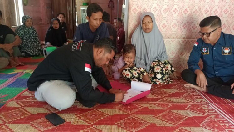 Istri Almarhum Sudomo warga Desa Lae Saga, Kecamatan Longkib, Kota Subulussalam yang meninggal dunia akibat kabel listrik twisted atau SR milik PLN di Desa Bangun Sari resmi menunjuk Yayasan Advokasi Rakyat Aceh (YARA) sebagai Kuasa Hukum untuk mendampingi keluarga almarhum dalam proses hukum.
