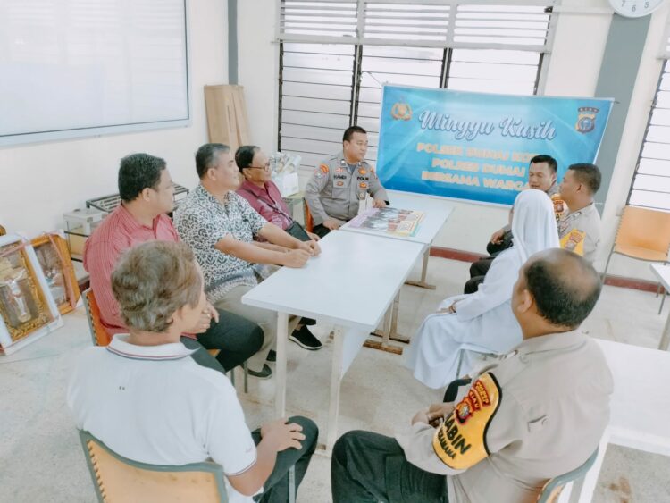 Polres Dumai melalui Polsek Dumai Kota, Minggu (24/9/2023) menggelar Minggu Kasih di Gereja Fransiskus Xaverius Jln Datuk Laksamana RT. 05 Kel. Dumai Kota Kec. Dumai Kota.