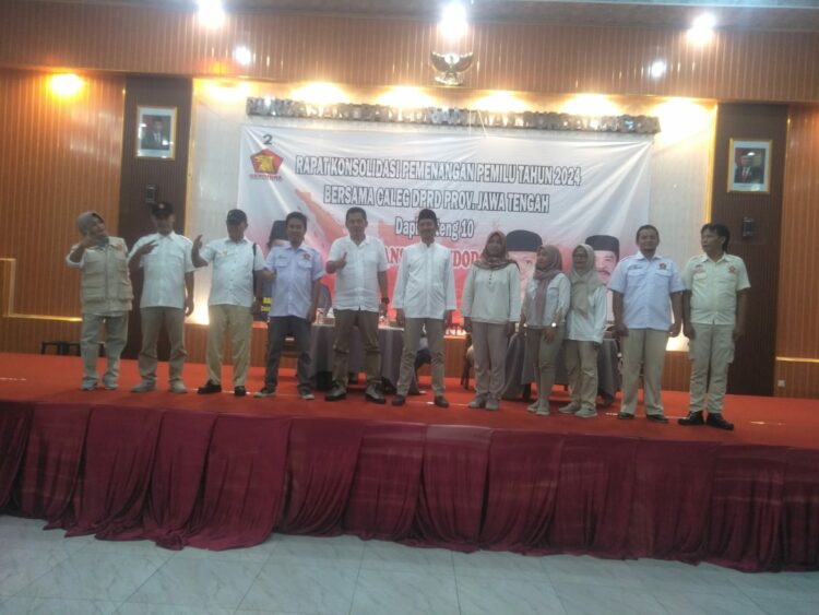 Partai Gerindra Gelar Silaturahmi untuk memperkuat dukungan kepada Sunaryo caleg DPR RI, Iwan Eko Widodo Caleg DPRD Provinsi 2024 dari Gerakan Indonesia Raya (GERINDRA). Acara di laksanakan di Aula Balai Panggah Granadi yang berada di Kawasan obyek Wisata Purbasari Pancuran Mas, Desa Purbayasa – Kecamatan Padamara, Kabupaten Purbalingga. Minggu (24/09/2024) Pukul 13.00 WIB.