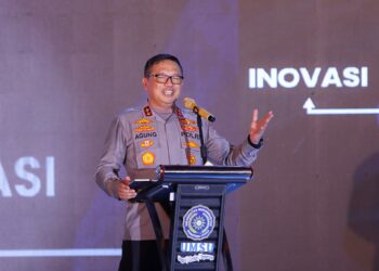 BERI PENJELASAN: Kapolda Sumut, Irjen Pol Agung Setya Imam Effendi memberi penjelasan bahaya narkoba di UMSU, Senin ((25/9/2023). (Foto Dok/ Polda Sumut)