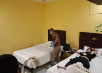 DITEMUKAN: Seorang mayat pria ditemukan terbujur kaku di kamar Hotel Aero Tanjungmorawa, Selasa (26/9/2023). (Foto Dok/ Polsek Tanjungmorawa)