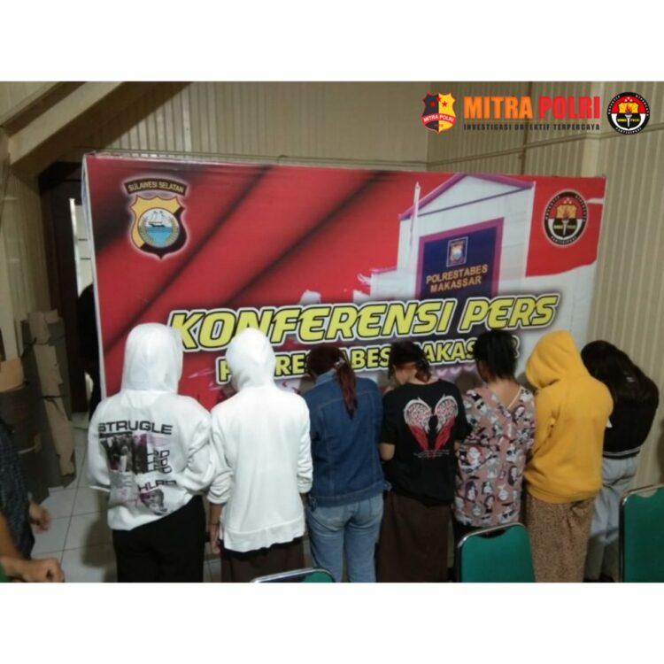Polrestabes Makassar, menangkap tujuh orang remaja putri, masing-masing HS ( 16 tahun), F (16 tahun), DM (16 tahun) ZM ( 16 tahun), J (15 tahun) Dewasa A (18 tahun) dan N (19 tahun) lima remaja putri dua dewasa yang diduga terlibat aksi penganiayaan yang terjadi pada tanggal 27 September 2023 sekitar kurang lebih 16.30 Wita di daerah Toddopuli Panakkukang Makassar.