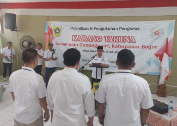 Pelantikan/Pengukuhan Pengurus Karang Taruna Kecamatan Gunung Putri Kabupaten Bogor Masa Bakti 2023-2028 Di Aula II Kecamatan Gunung Putri Oleh Bapak Camat Drs.Didin Wahidin.M.Si. (foto : RH/MitraPolri Com)