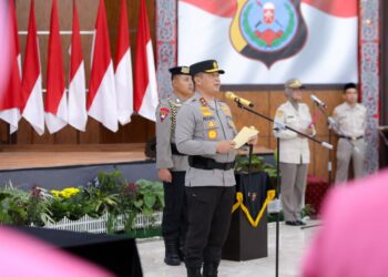 PIMPIN SERTIJAB: Kapolda Sumut, Irjen Pol Agung Setya Imam Effendi memimpin sertijab Irwasda dan sejumlah kapolres di Aula Tribrata Mapolda Sumut, Senin (2/10/2023). (Foto Dok/ Polda Sumut)