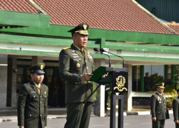Gubernur Akademi Militer, Mayjen TNI R. Sidharta Wisnu Graha, S.E., bertindak sebagai Inspektur dalam Upacara Peringatan Hari Kesaktian Pancasila yang diselenggarakan pada Hari Minggu, 1 Oktober 2023