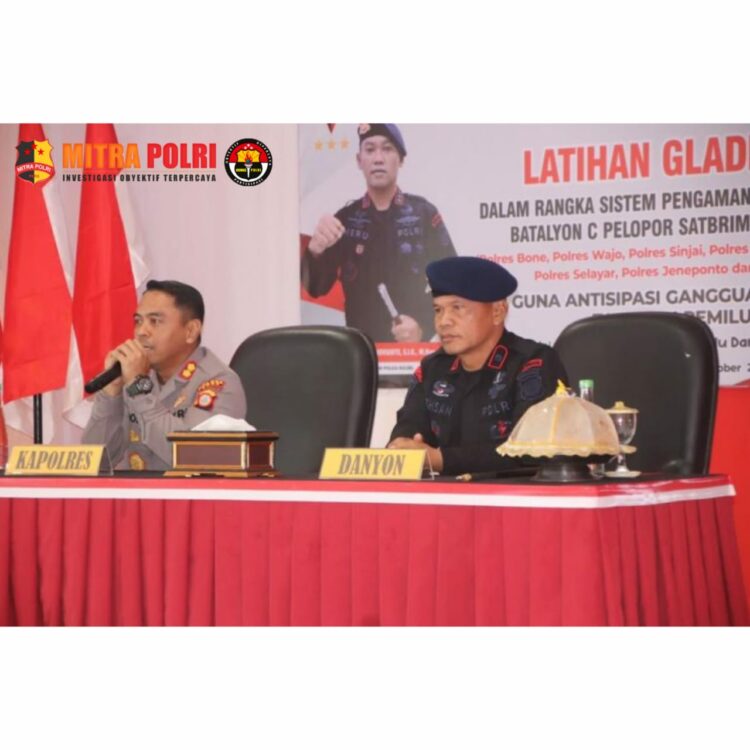 Batalyon C Pelopor Satbrimob Polda Sulsel menggelar latihan gladi posko dalam rangka sistem pengamanan Pemilu wilayah rayon III Batalyon C Pelopor Satbrimob Polda Sulsel, Senin (02/10/23).