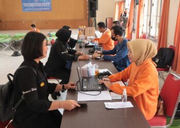 Donor darah dilaksanakan bekerja sama dengan PMI Kabupaten Banyumas dan Bhabinkamtibmas Polsek Purwokerto Selatan yang bertempat di Aula Kelurahan Teluk Kecamatan Purwokerto Selatan, Senin (2/10/23).