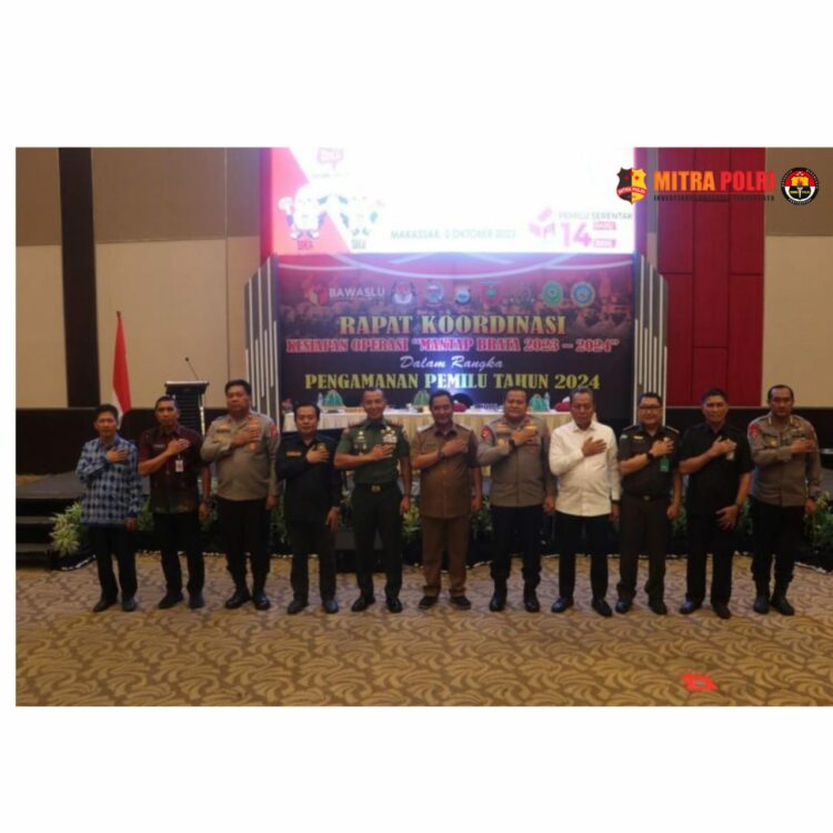 Kapolda Sulsel Irjen Pol Drs. Setyo Boedi Moempoeni Harso, S.H., M.Hum. didampingi Wakapolda Sulsel Brigjen Pol CH Patopoi S.St., M.K., SH dan Pejabat Utama Polda Sulsel Pimpin Rakor Lintas Sektoral Operasi Mantap Brata 2023-2024 di Hotel Dalton Jl. Perintis Kemerdekaan Makassar, Selasa (03/10/23).