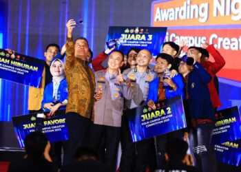 Kadiv Humas Polri membuka Awarding Night Polri Campus Creator Competition 2023 di Auditorium Mutiara STIK Lemdiklat Polri, Jakarta Selatan. Kompetisi kreasi digital ini telah diikuti oleh 147 mahasiswa dari seluruh Indonesia.