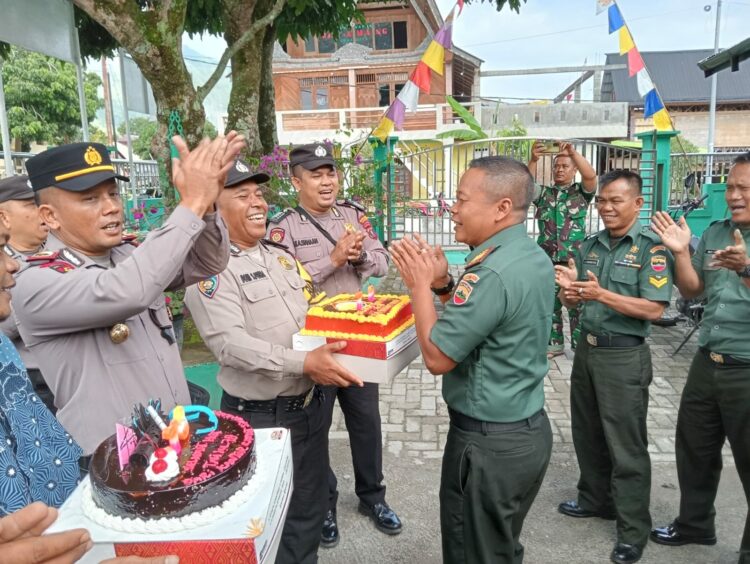 Surprise HUT TNI diadakan di Mako Koramil 03 Pangururan, Koramil 01 Simanindo, Koramil 02 Nainggolan, Koramil 04 Harian Boho dan Koramil 26 Palipi.