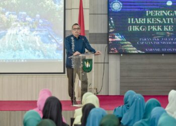 Pj Wali Kota Sabang ketika menghadiri acara peringatan Hari Kesatuan Gerak (HKG) PKK ke-51, di Aula Lantai IV Kantor Wali Kota Sabang, Kamis (5/10/23).