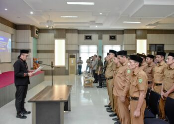 Pj Wali Kota Sabang Reza Fahlevi resmi melantik dan mengambil sumpah 13 orang Penjabat (Pj) Keuchik gampong dalam Kota Sabang periode tahun 2017-2023.