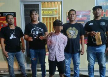 Tim BRAVO Polresta Manado berhasil mengamankan pelaku kasus pencurian barang elektronik jenis handphone. Keberhasilan ini didasarkan pada surat tanda pengaduan dengan nomor 1711/X/SPKT/POLRESTA MDO, yang diterima oleh pihak kepolisian.