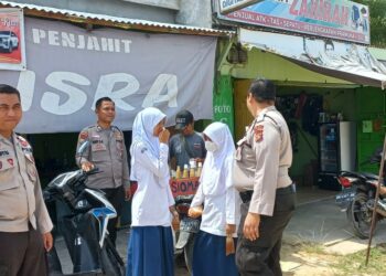 Satgas Penanganan Penyalahgunaan dan Peredaran Gelap Narkotika (P3GN) Polres Dumai melalui Sat Binmas Polres Dumai melakukan Patroli serta Sosialisasi dan Edukasi Terkait Penyalahgunaan dan Peredaran Gelap Narkotika disejumlah pusat keramaian Kota Dumai, Kamis (5/10/2023) malam.