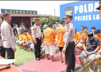 Sepanjang dalam 3 pekan terakhir, terhitung dari tanggal 12 September hingga 4 Oktober 2023 Polres Labuhanbatu berhasil mengungkap 82 perkara tindak pidana narkotika dengan 92 pelaku dan berhasil menyita barang bukti sabu seberat 3,965,79 gram dan ganja seberat 15,27 gram.