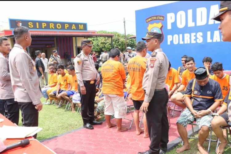Sepanjang dalam 3 pekan terakhir, terhitung dari tanggal 12 September hingga 4 Oktober 2023 Polres Labuhanbatu berhasil mengungkap 82 perkara tindak pidana narkotika dengan 92 pelaku dan berhasil menyita barang bukti sabu seberat 3,965,79 gram dan ganja seberat 15,27 gram.