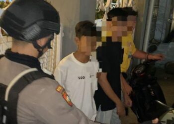 Personel Rayon Samapta Polresta Manado melaksanakan patroli Sibulan pada Sabtu (7/10/2023) malam guna mengantisipasi tindak pidana di wilayah yang diduga rawan kejahatan jalanan