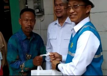 Salim Sulaiman (43) Warga Desa Cipaku RT 02 RW01, Kecamatan Mrebet, Purbalingga ini akhirnya bisa menikmati listrik secara mandiri setelah puluhan tahun menyalur listrik dari tetangganya.