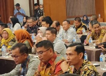 IKUTI PELATIHAN : Kabagren Polres Sergai, Kompol R samosir SH (depan tengah) mengikuti pelatihan pelayanan prima bagi role model/agen perunbahan yang digelar Mabes Polri di Yogyakarta, Kamis (12/10/2023). (Foto Dok/Sie Humas)