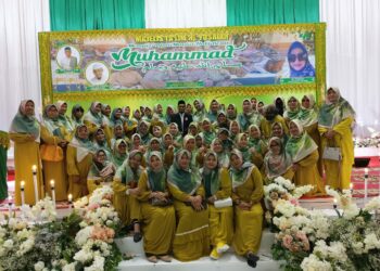 Majelis Taklim Hj. Yusriah menggelar Maulidar Rasul yang bertempat di Gedung (Hall) Hj Yusriah Event n Wedding organizer di kecamatan Darul imarah Aceh Besar.