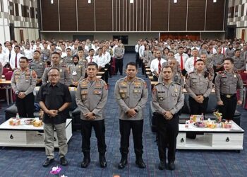 GELAR PELATIHAN: Kapolrestabes Medan Kombes Pol Valentino Alfa Tatareda SH SIK dan para PJU menggelar Pelatihan Pra Operasi Mantap Praja Toba 2023-2024 di Aula Sisingamangaraja XII BPMP Jalan Bunga Raya Asam Kumbang, Medan Sunggal, Kamis (12/10/2023).(Foto Dok/Polrestabes)