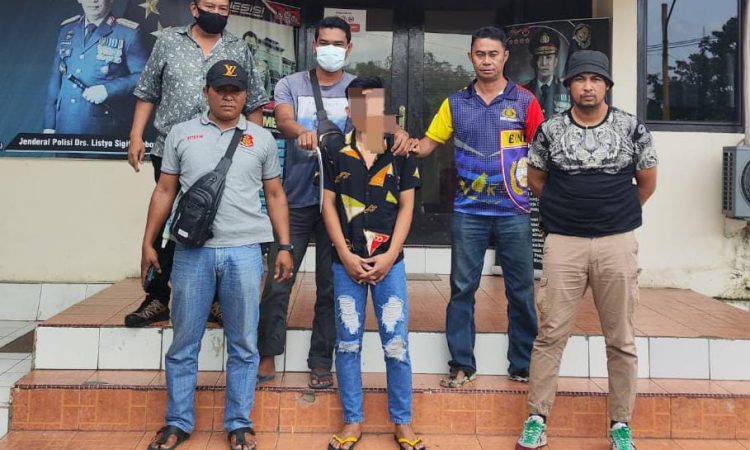 Tim Operasional Kepolisian Sektor (Polsek) Pineleng berhasil mengamankan pelaku penganiayaan dengan senjata tajam di Desa Warembungan Jaga XIV, Kecamatan Pineleng, Kabupaten Minahasa.