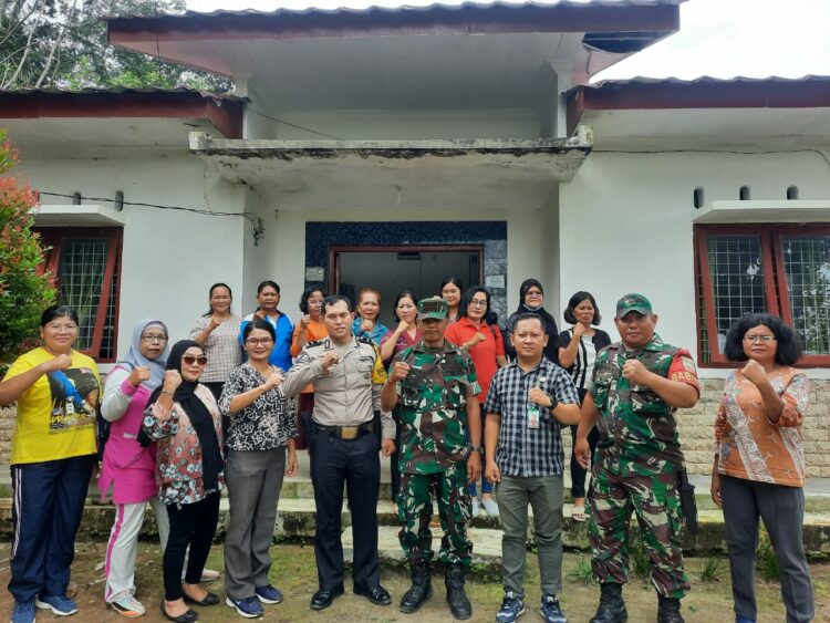Bhabinkamtibmas Kelurahan Gurilla dan Bah Sorma, Aipda Vicktorson S. Garingging ST hadir mewakili Kapolsek Siantar Martoba sebagai Fasilitator di Balai penyuluhan KB Kecamatan Siantar Sitalasari, Jalan Parbebsi, Kelurahan Gurilla, Kecamatan Siantar Sitalasari, Kota Pematangsiantar, Jumat (13/10/2023) sekira pukul 10.00 Wib.
