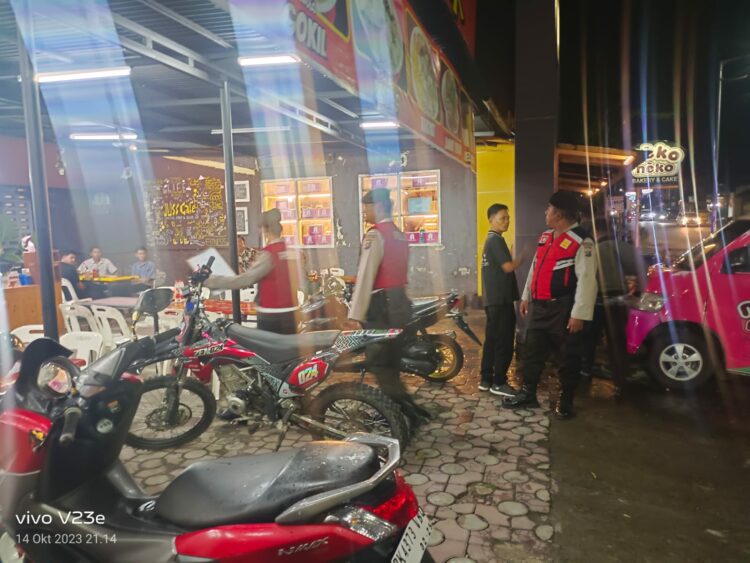 Personil sat samapta laksanakan Patroli Presisi seputaran Kota Pematang Siantar, Sabtu, (14/10/2023) dimulai pada pukul 00.00 Wib.