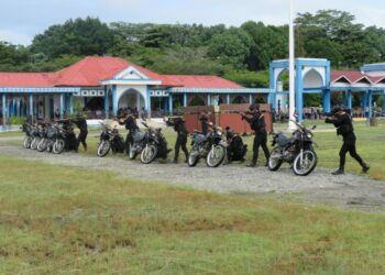 Satuan Brimob Polda Aceh Batalyon C Pelopor bersama Polres Nagan Raya dan Kodim 0116 Nagan Raya menggelar simulasi Sistem Pengamanan Dalam Kota (Sispamkota) dalam rangka kesiapan pelaksanaan operasi Mantap Brata Seulawah 2023-2024 yang dipusatkan di Alun-Alun Suka Makmue Kabupaten Nagan Raya. Senin,(16/10/2023).