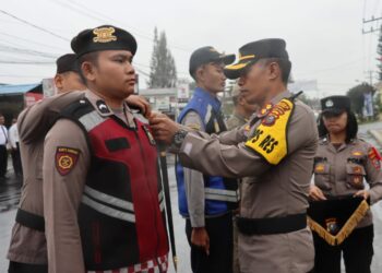 Polres Dairi menggelar Apel Gelar Pasukan Operasi Mantap Brata Toba 2023-2024, bertempat di halaman Kantor Bupati Dairi Jalan Sisingamangaraja Sidikalang, Kabupaten Dairi, Sumatera Utara, Selasa (17-10-2023).