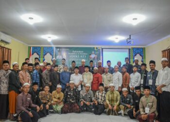 Pengurus Harakah Talabah Aceh Utara usai mengikuti pelantikan pengurus baru periode 2023-2026 menggelar Pendidikan dan pelatihan (Diklat) selama 2 hari Senin-Selasa Tanggal 16-17 Oktober 2023 di Aula kesbangpol lhoksukon Aceh Utara.