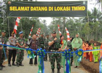 Kegiatan TMMD yang dilaksanakan selama 30 hari sejak tanggal 20 September 2023 hingga 19 Oktober 2023 ditutup dengan Upacara Penutupan yang dilaksanakan di Lapangan Desa Cendana, Kecamatan Kutasari, dengan bertindak sebagai Inspektur Upacara Dandim 0702/Purbalingga Letkol Inf Dipo Sabungan Lumban Gaol, Kamis, (19/10/2023).
