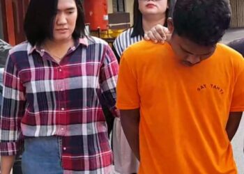 DIAMANKAN: Pelaku pemerkosaan mahasiswi berinisial RHA diamankan di Polrestabes Medan, Jumat (20/10/2023).(Foto Dok/ Polrestabes)
