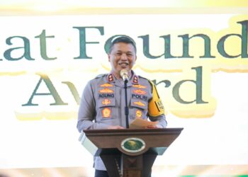 Teks Foto: Kapolda Sumut, Irjen Pol Agung Setya Imam Effendi beri sambutan pada syukuran ulang tahun ke-73 Tun Dr H Rahmat Shah bertempat di Rahmat International Wildlife Museum & Gallery, Jalan S Parman, Medan, Senin (23/10/2023). (Foto Dok/ Polda Sumut)