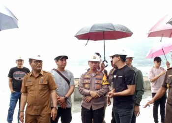 Kapolres Samosir ikut Kunjungan Lapangan Venue Aqua Bike Pangururan Kabupaten Samosir oleh Kementerian Koordinator bidang Kemaritiman dan Investasi Republik Indonesia dalam rangka Kesiapan Event Aqua Bike Jetski internasional di Wilayah Kabupaten Samosir yang berlokasi di Kawasan Water Front City Kecamatan Pangururan Kabupaten Samosir.