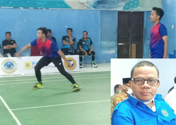 Tim PWI Kota Lhokseumawe, Dian (21) dan Khaidir (20) berhasil menahklukkan perlawanan Tim PWA, Dimas dan Rehan di partai semi final dengan skor 2-0. Pertandingan Pewarta Pase Badminton Club berlangsung di Gedung SKB Badminton Aceh Utara.