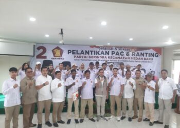 FOTO BERSAMA: Pengurus PAC dan ranting Kecamatan Medan Baru foto bersama usai pelantikan di Hotel Sapadia, Jalan Syailendra Petisah Hulu No. 34 Kecamatan Medan Baru Kota Medan, Minggu (29/10/2023). (Foto: Dok/ T77)