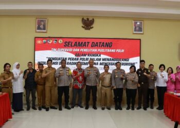 Tim Pusat Penelitian dan Pengembangan Kepolisian Negara Republik Indonesia (Puslitbang Polri) melakukan kunjungan dan kegiatan penelitian di Polresta Manado pada Senin (30/10/2023).